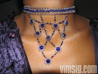 blondin-a's vackra halsband